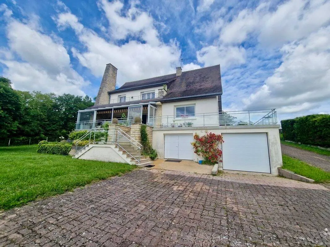maison 9 pièces à Tonnerre (89700)