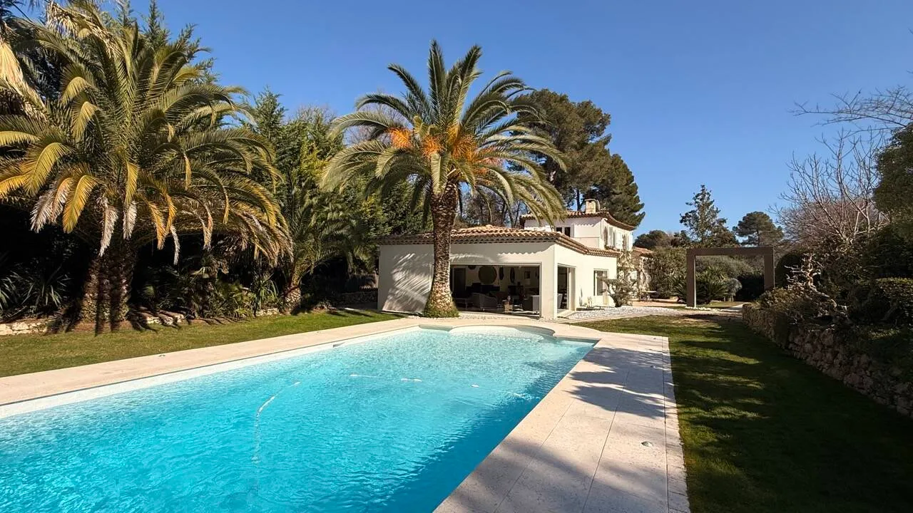 maison 6 pièces à Roquefort-les-Pins (06330)