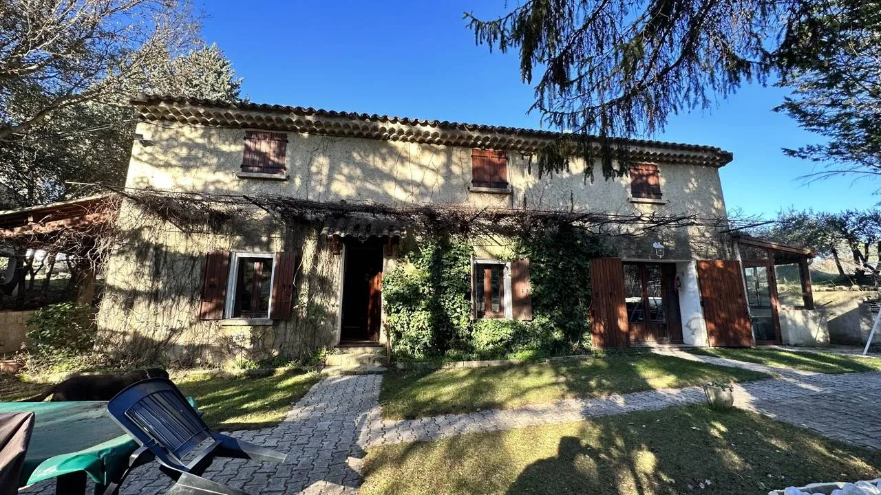 maison 16 pièces à Grambois (84240) — photo 3