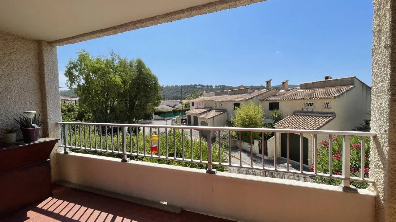 appartement 2 pièces à Saint-Cyr-sur-Mer (83270) — photo 2