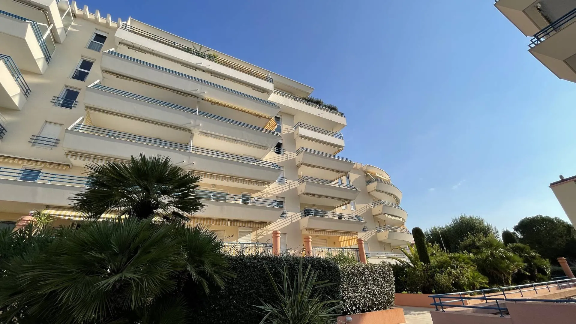 appartement 3 pièces à Fréjus (83600) — photo 2