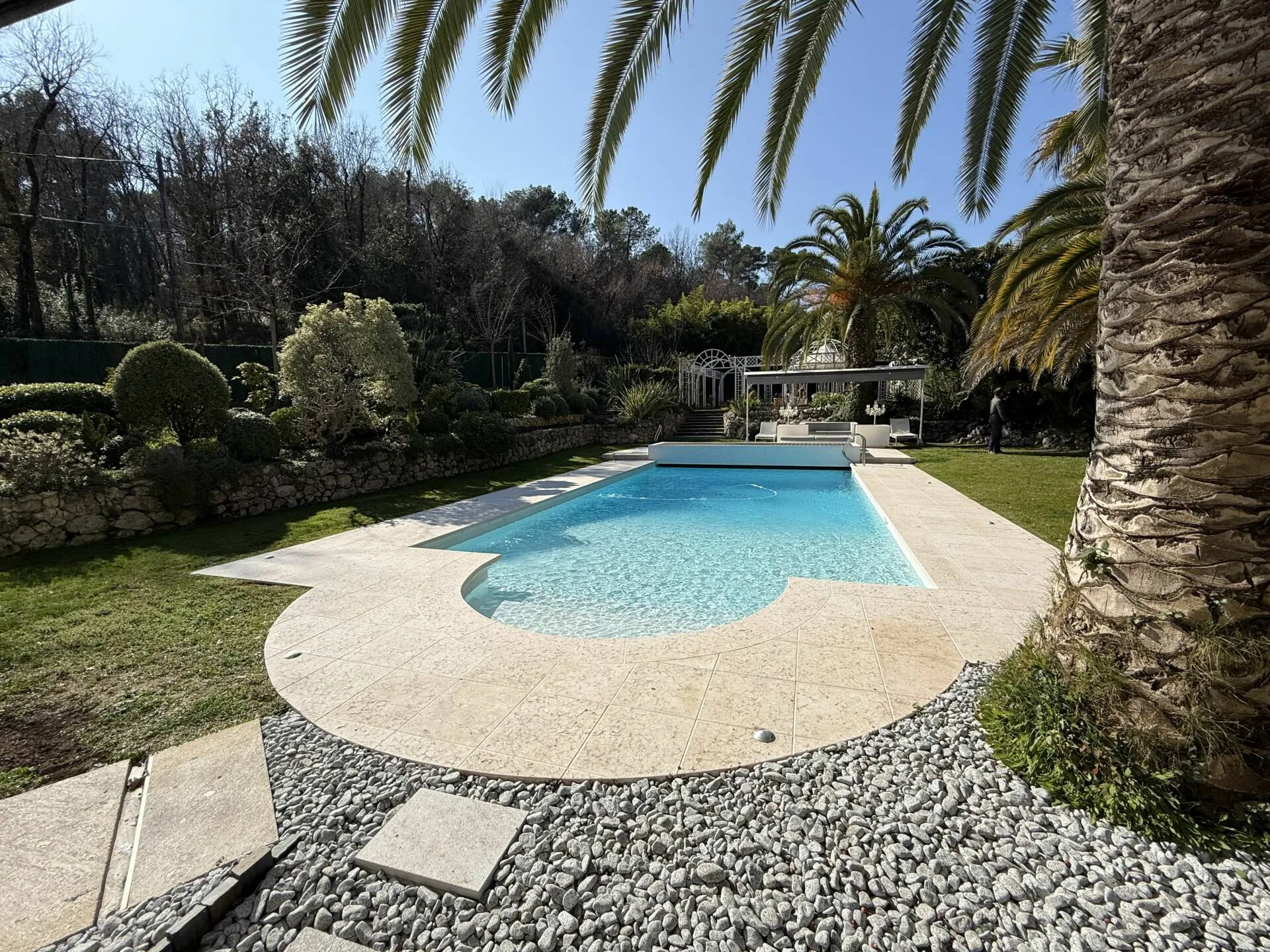 maison 6 pièces à Roquefort-les-Pins (06330) — photo 3