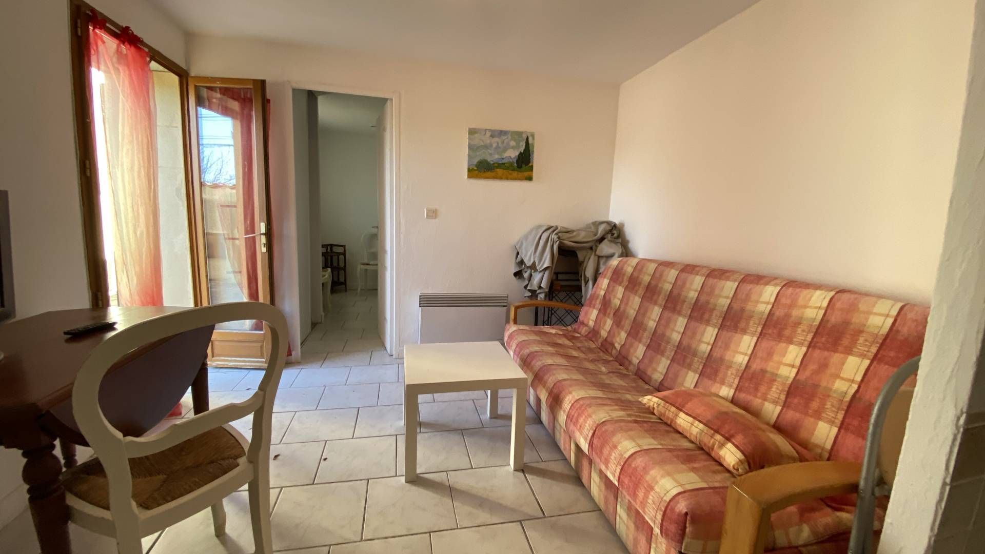LIBRE de Suite : 2 Appartements F2 et F3 à 100m de la Plage et 300m du Port de Carqueiranne
