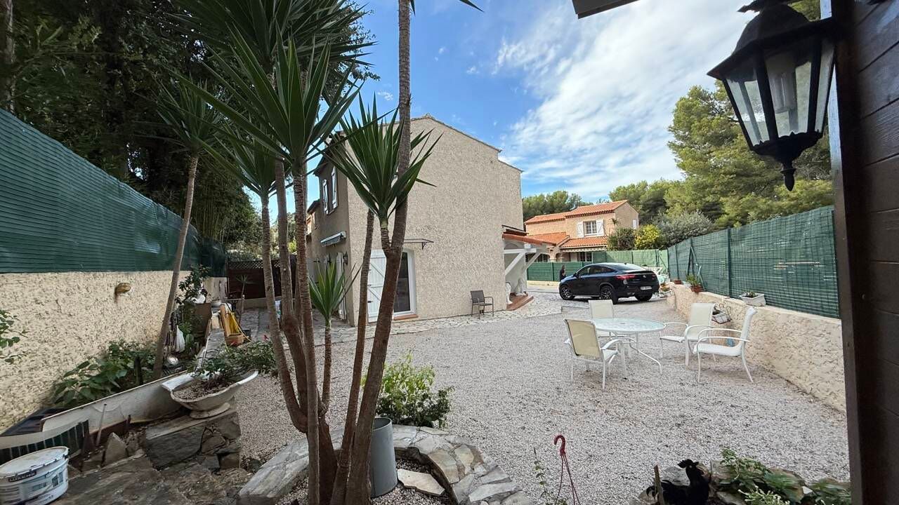 Viager Libre - Villa à Six Fours les Plages - F 79ans