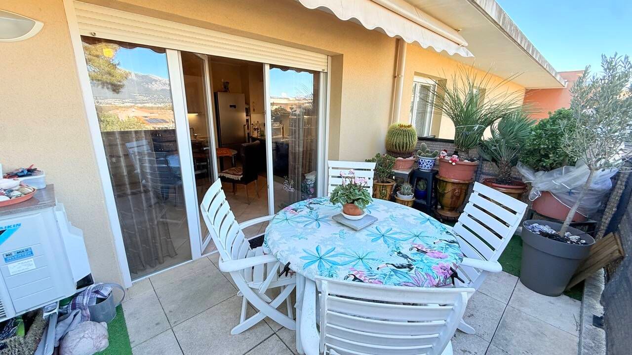 Viager Occupé Appt F3 + 2 garages au Pradet  83220  sur Femme de 85 ans. 3mn en Voiture Plage de Monaco