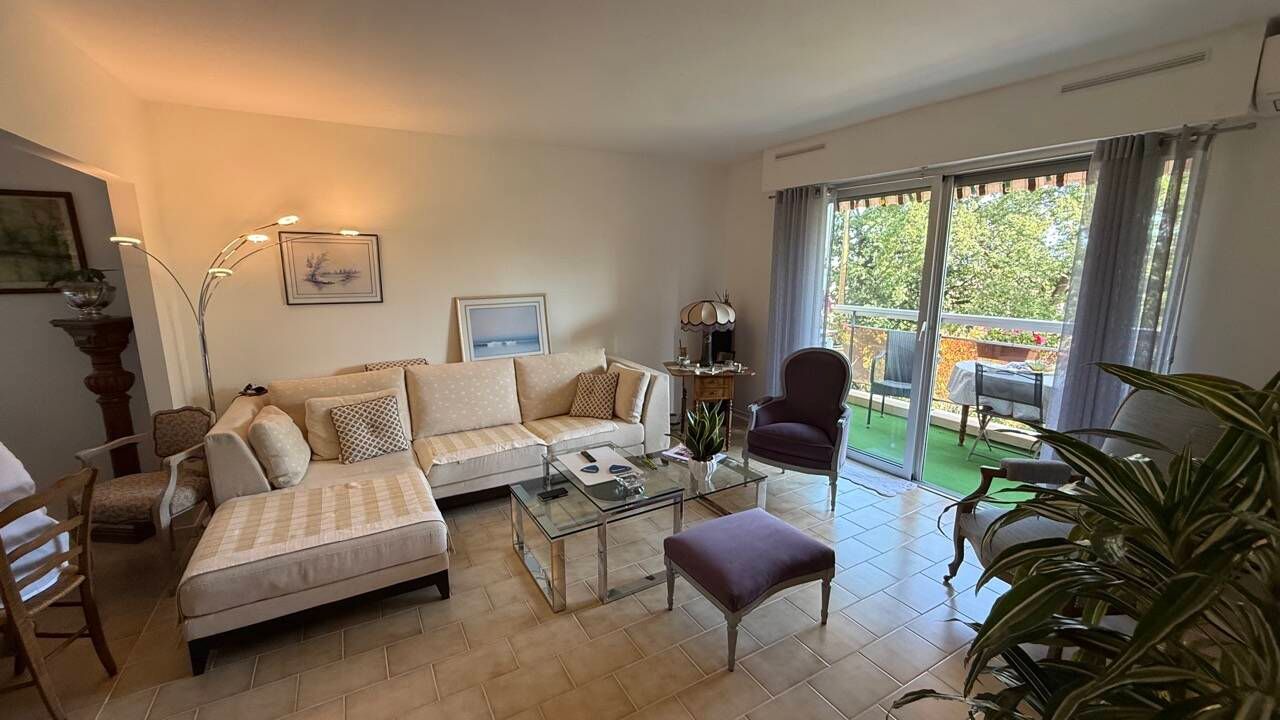 Viager Occupé Fréjus 83600 - Bouquet 99 990€ - Appartement Terrasse Sud & Parking