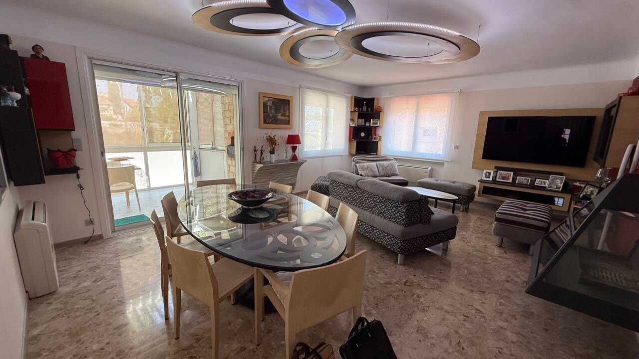 VIAGER LIBRE à La Garde (Vente à terme possible sur 16 ans)– Appartement F4 109 m² + Loggia 17 m² - Homme de 72 ans