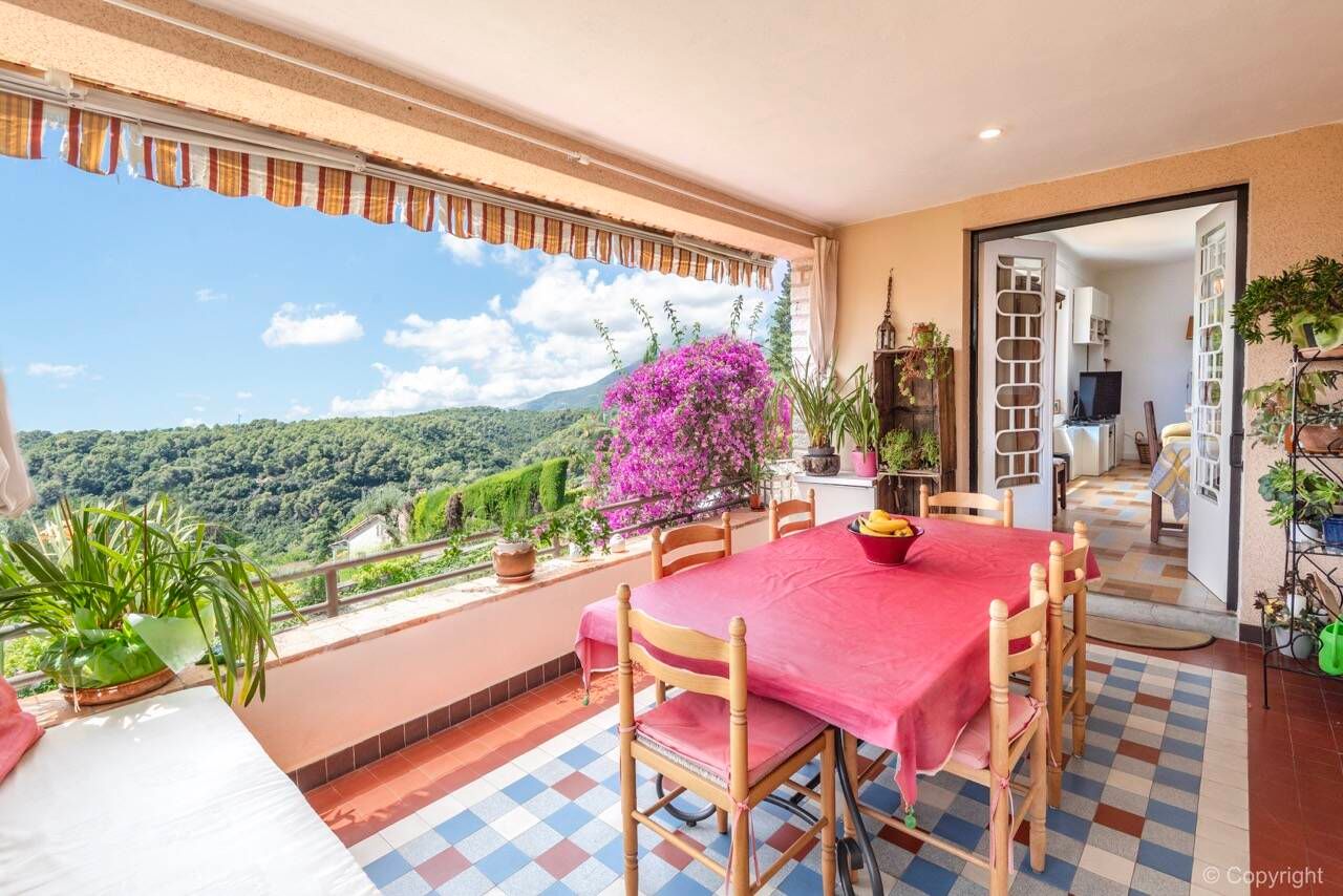 Nue Propriété sur Appartement F4/5 (124m²) dans petite copropriété à Vence 06140 avec Piscine.