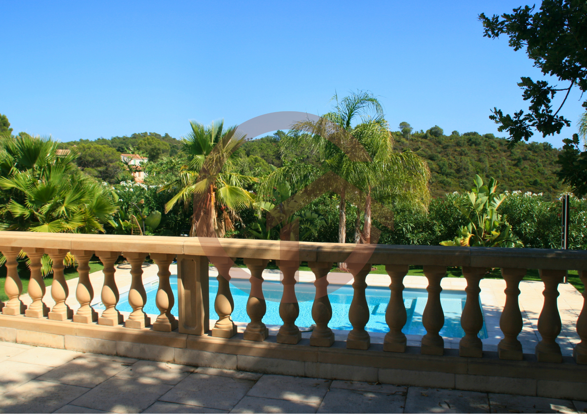 Viager Occupé -- Villa plain-pied 108 m2 piscine vue Estérel