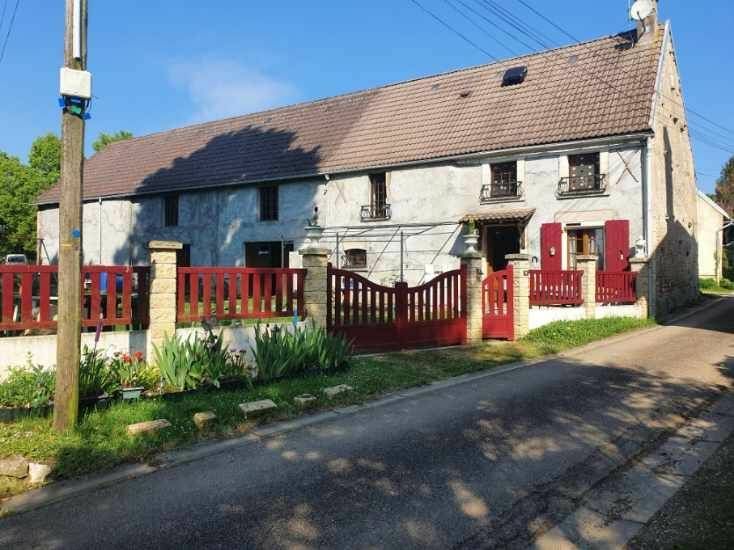 Maison de hameau de rénové  109 M2 sur terrain 569 M2 Viager occupé Mr 74 ans et Mme 73 ans  Bouhy 58310  Nièvre