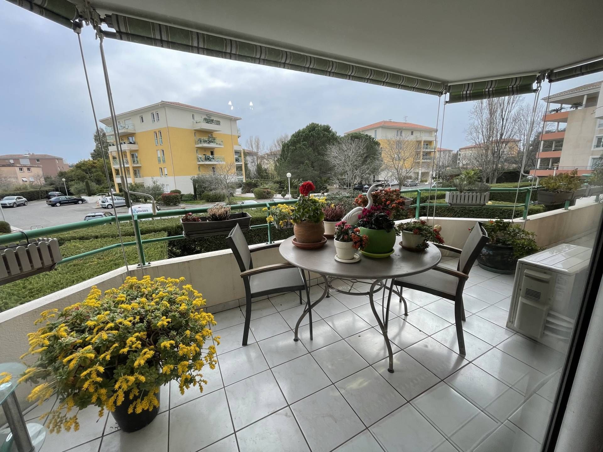 Appt F4 avec Terrasse et Place de PK
