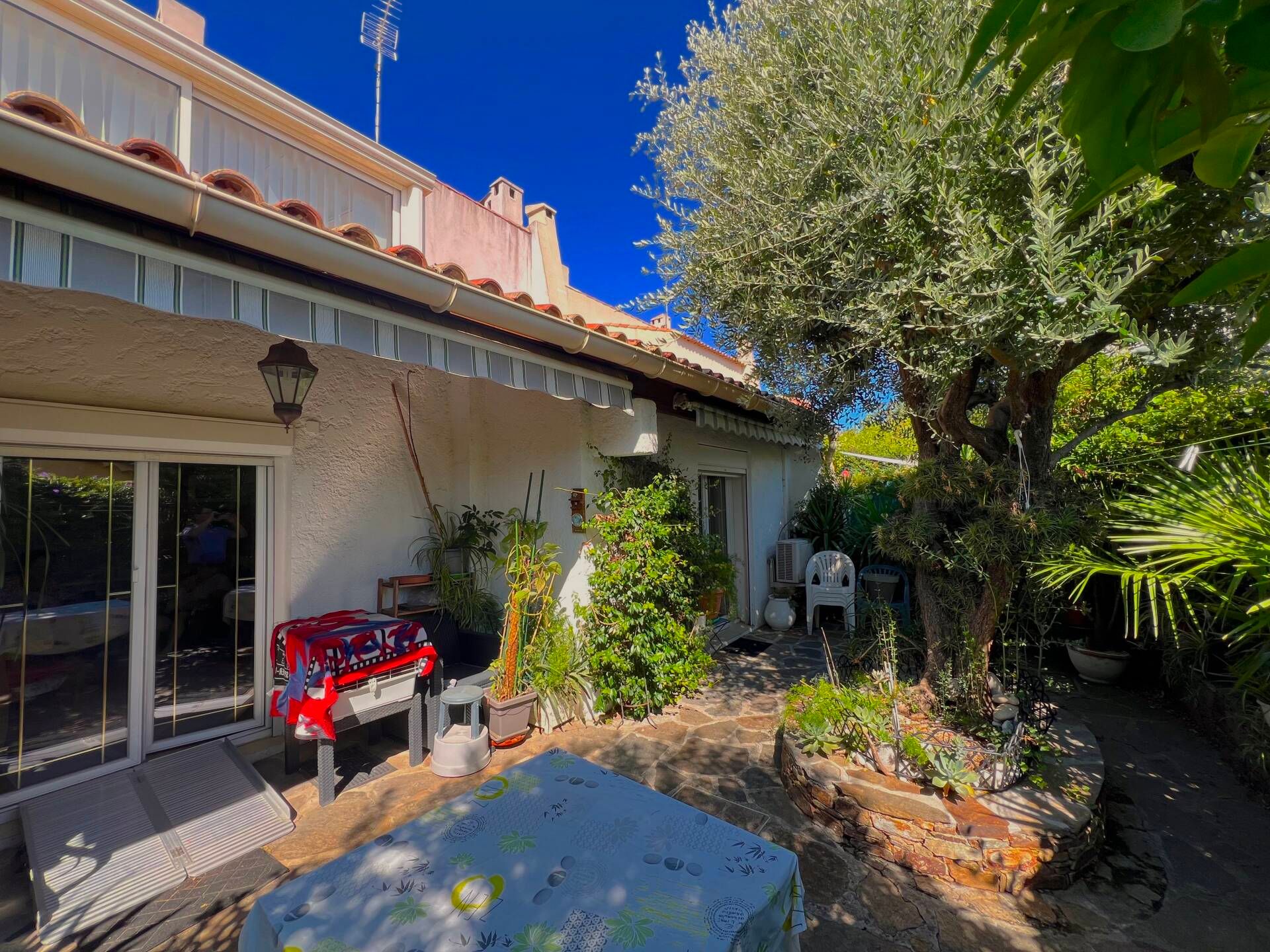 Cogolin Maison de ville T5 91m² en viager occupé